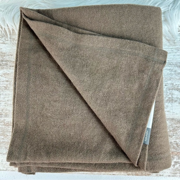 BERKSHIRE BLANKET Merino Wool Throw 50 x 70 Color Foal - Picture 1 of 9